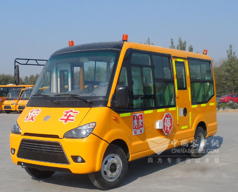 中通B照校车