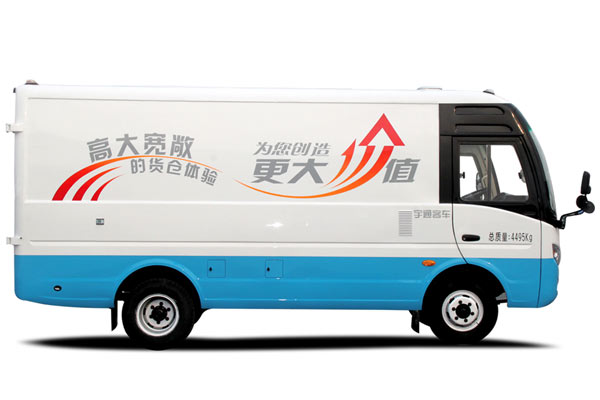 宇通客车ZK5040XXY厢货图片-侧面