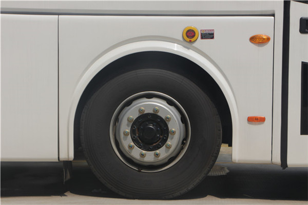 南京金龙NJL6117BEV32客车（纯电动24-48座）