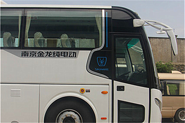 南京金龙NJL6117BEV32客车（纯电动24-48座）