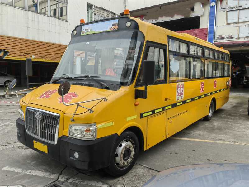 2014年12月 51座深圳牌小学生专用上饶校车