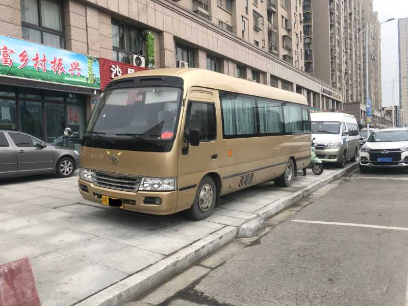 19座苏州金龙 海格仿考斯特客车