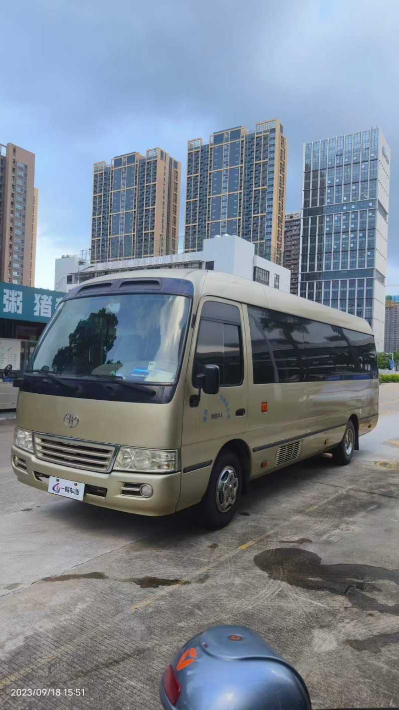 2012年8月 深圳牌20座非营运豪华版汽油考斯特一手企业用车