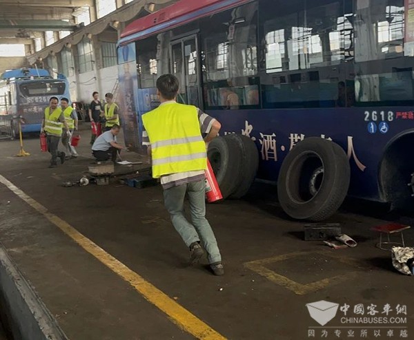 公交驾驶员 行车过程 避免安全事故 驾驶习惯