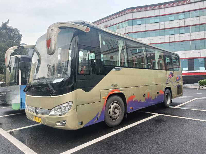  粤牌国五38座宇通6906气囊旅游车