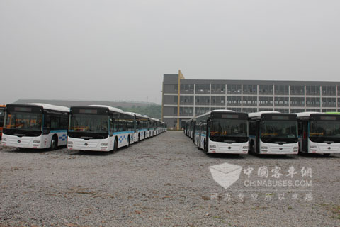 服务南充的恒通纽曼后置天然气客车