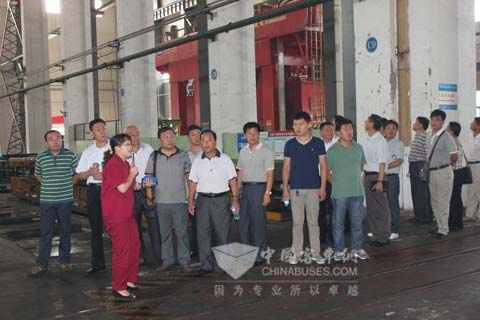 江淮底盘营销公司相关人员进行详细产品与技术解读