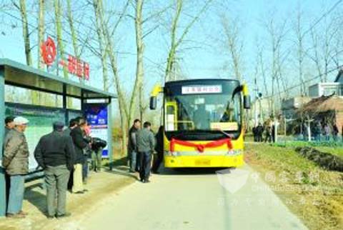 新能源LNG公交车辆方便了当地群众出行