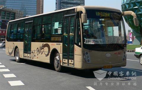 搭载道依茨大柴发动机的大连公交车