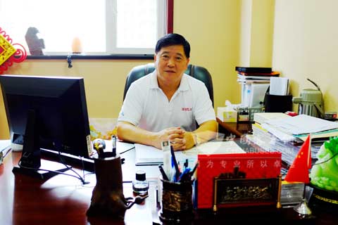 青岛交运集团温馨巴士公司总经理曲国接受客车网采访