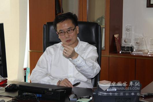 彭立新博士接受客车网的采访