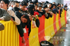 图说春运---买票