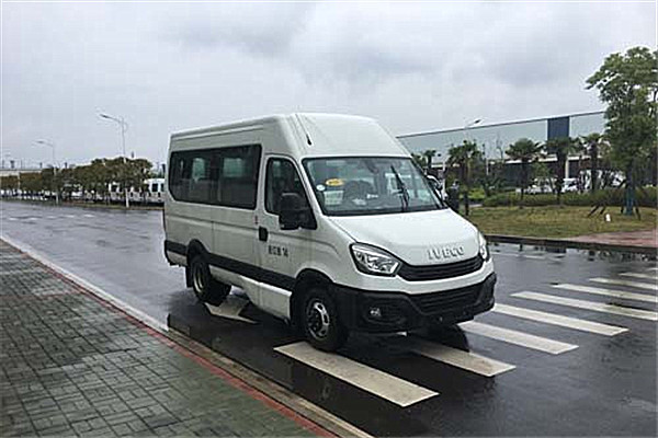 南京依维柯NJ6606EC客车（柴油国六10-14座）